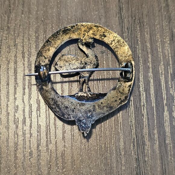 Vintage Scottish Wallace Clan Family Crest Brooch "Sperandum Est" - Picture 2 of 4